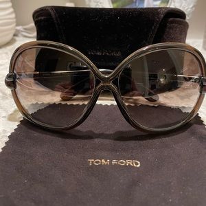 Authentic Tom Ford tortoiseshell sunglasses w/original case